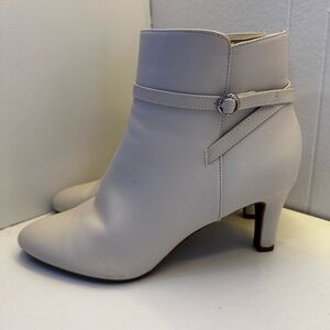 LifeStride Ankle Bootie Bone White US 10M Pointed Toe Strap Kitten Heel Zipper